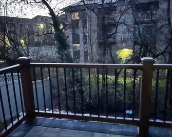 Cozy 1-bedroom apartment with AC, WiFi in enjoyable Washington - Washington D. C. - Balcón