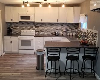 Swinhousing - Washington Suite, Sleeps 4 - 메디슨 로지 - 주방