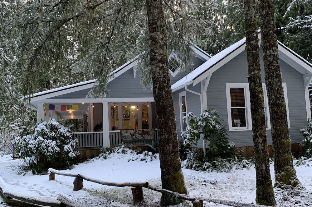 Mountain Meadows Inn & Chalet Suites - אשפורד - בניין