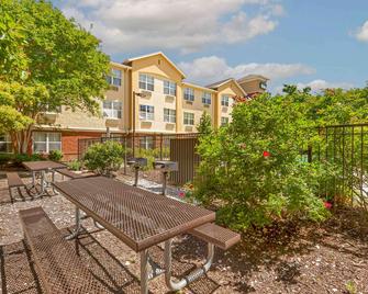 Extended Stay America Suites - Raleigh - Rtp - 4919 Miami Blvd - Durham - Building