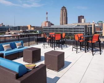 Sleepover Premier Downtown Des Moines Apartments - Des Moines - Balcony