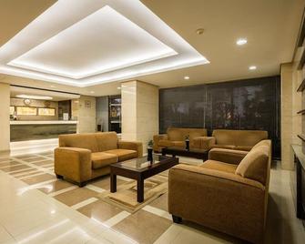 في آي بي إكزجيوتيف سويتس مابوتو هوتل - مابوتو - ردهة