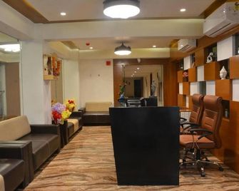 Hotel 4 Point - Gandhinagar