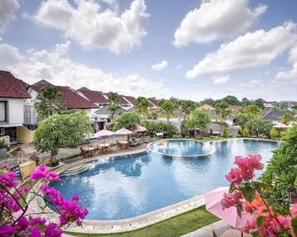 Grand Kesambi Resort and Villas - North Kuta - Piscina