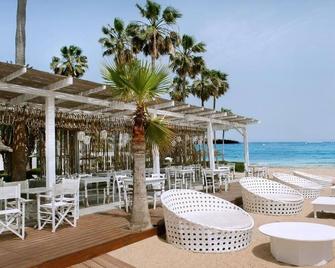 Dome Beach Marina Hotel & Resort - Ayia Napa - Uteplats