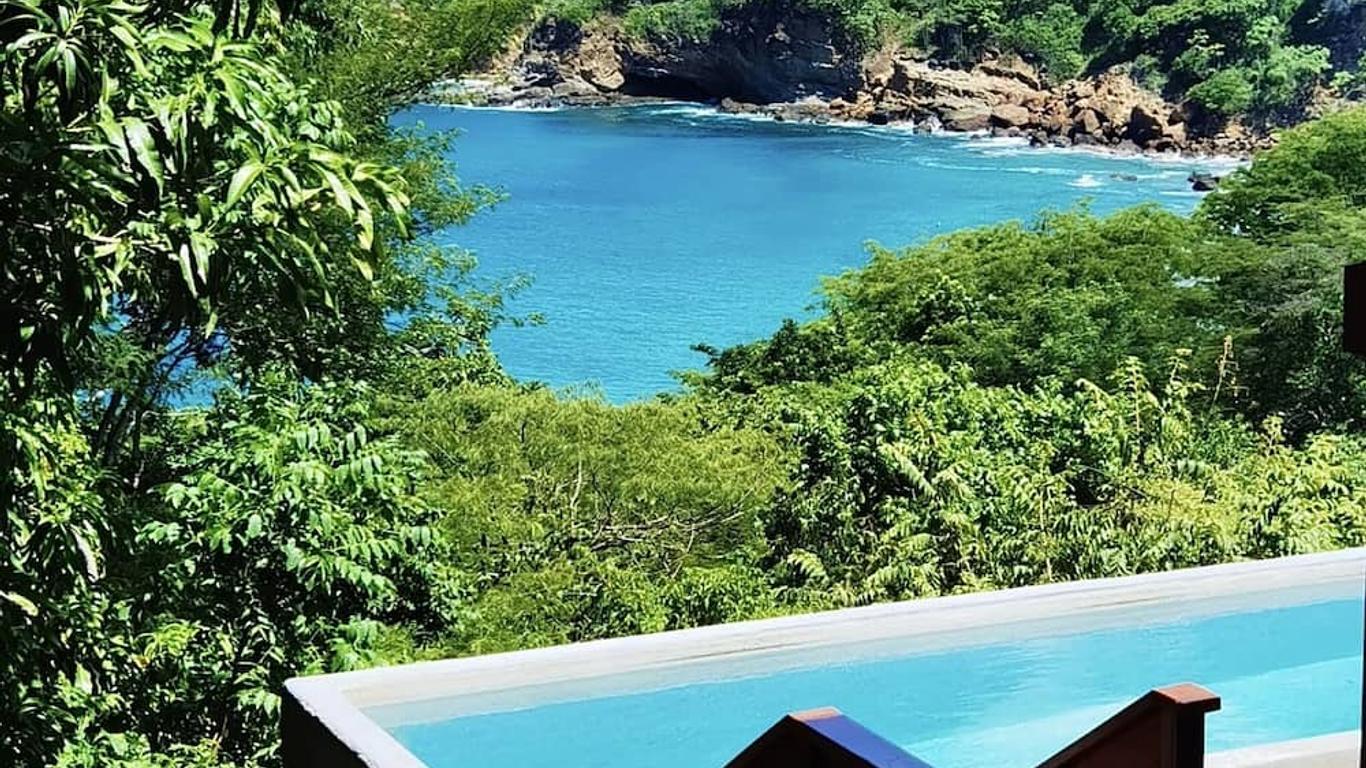 Aqua Oceanfront Hotel Resort