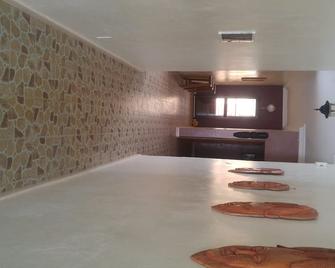 --Color of Africa-- - Poponguine - Habitación