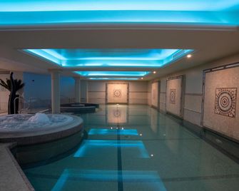 Bunratty Castle Hotel & Leisure Club, BW Premier Collection - Bunratty - Pool