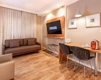 ذا يونيفيرس بوليستا باي إنترسيتي - ساو باولو - ساو باولو - غرفة معيشة