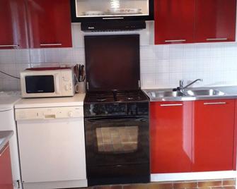 Gîte et Chambres d'hôtes la Grand'Maison between the two capes near the sea. - Escalles - Cuisine