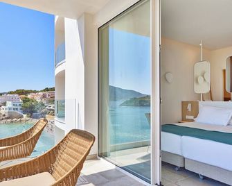 Universal Hotel Aquamarin - Sant Elm - Habitación