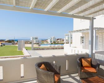 Sun Suites - Sun and Moon - Naxos - Balcón