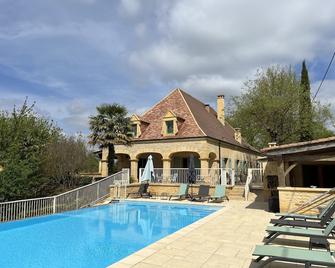 Hôtel Bon Encontre - Sarlat-la-Canéda - Bể bơi