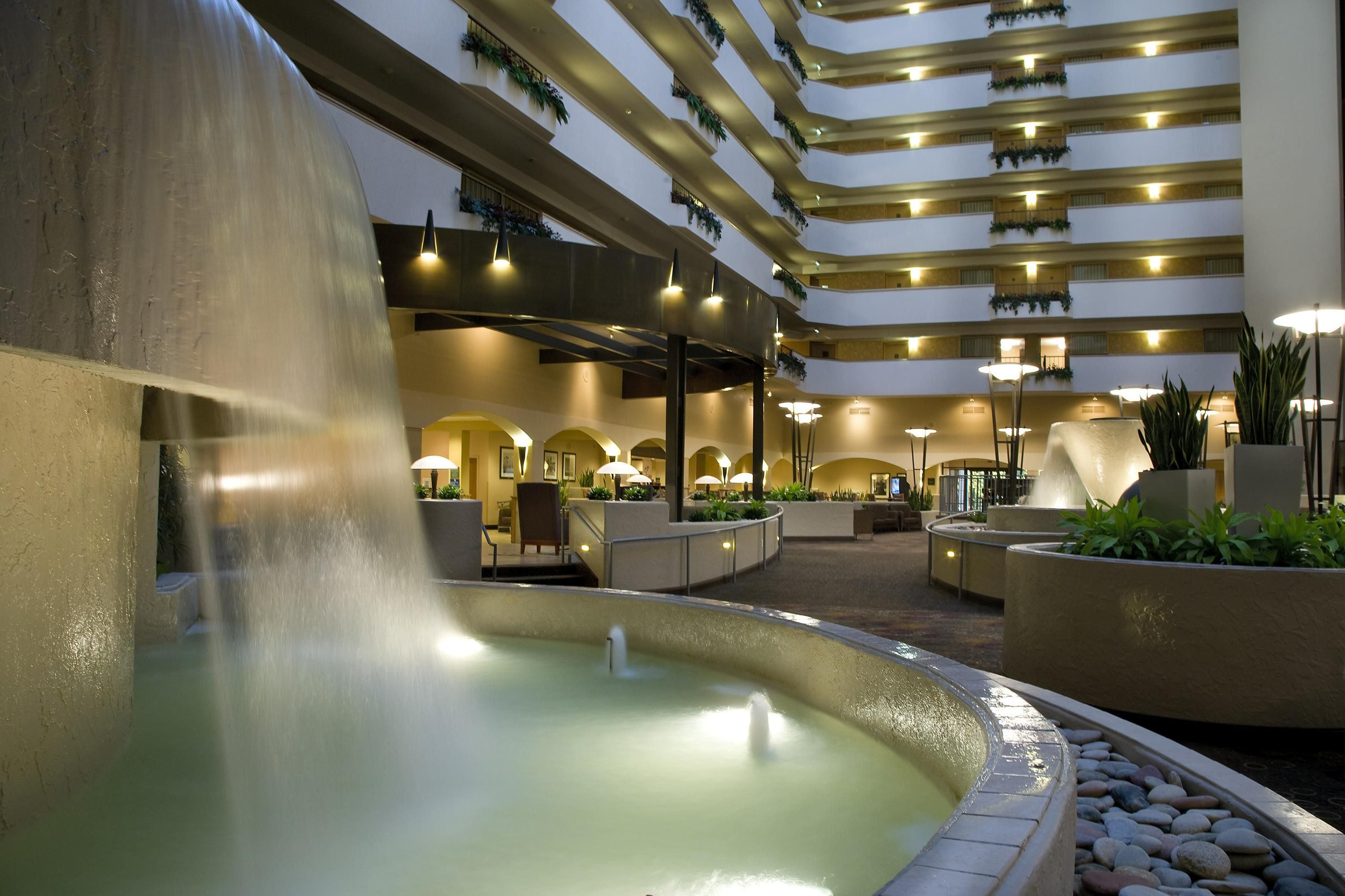 Embassy Suites by Hilton Kansas City International Airport - Kansas City - Lobby