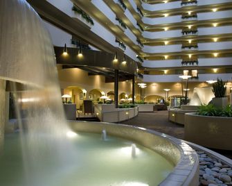 Embassy Suites by Hilton Kansas City International Airport - Kansas City - Lobby