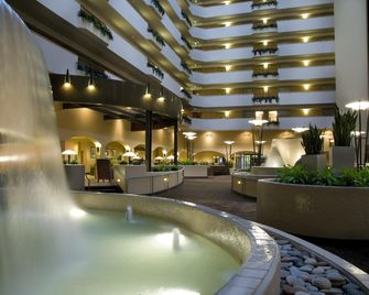 Embassy Suites by Hilton Kansas City International Airport - Kansas City - Lobby