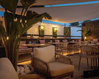 Hotel Zen Airport - טורמולינוס - מסעדה