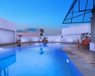 Favehotel Braga - Bandung - Pool