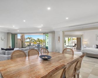 Unit 41 - 3 Bed Garden View - Terrigal - Dining room