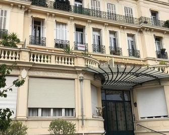Le Malte - Menton - Gebäude