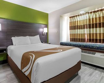 Quality Inn & Suites Longview I-20 - Longview - Habitación