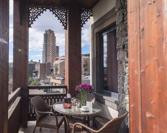 Apricot Hotel Yerevan - Ereván - Balcón