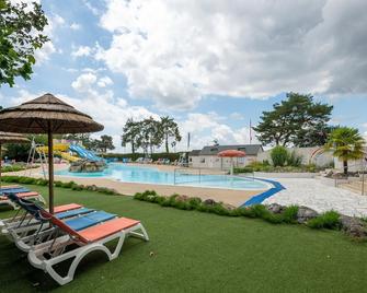 Mobile home in Veuzain-sur-Loire with garden - Chaumont-sur-Loire - Piscine