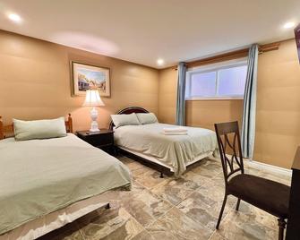 Newly Renovated Home in Central Aurora - Aurora - Bedroom
