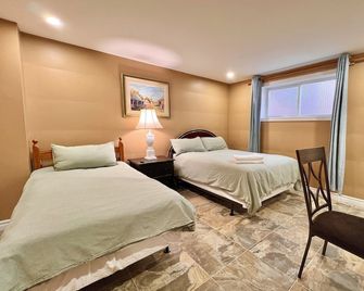 Newly Renovated Home in Central Aurora - Aurora - Bedroom
