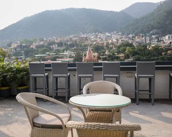 Bunk Stay Co-Working And Yoga - Rishikesh - Balcón