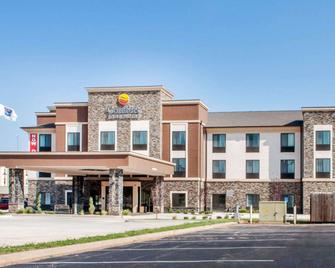Comfort Inn & Suites - Woodward - Rakennus