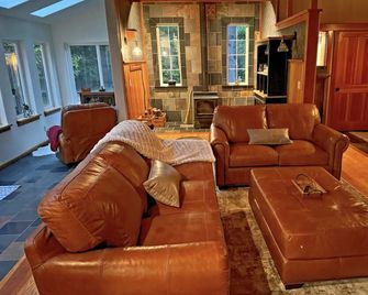 The Cabin at the Redwoods - Trinidad - Sala de estar