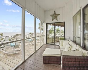 Unobstructed view of Gulf, 100 steps to beach - Mexico Beach - Balcón