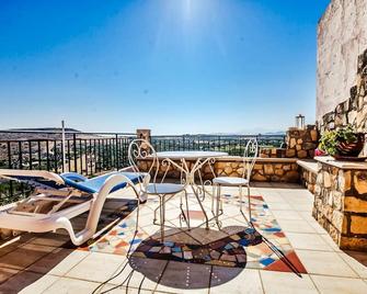 Elia Woodstone Houses - Karteros - Balcony