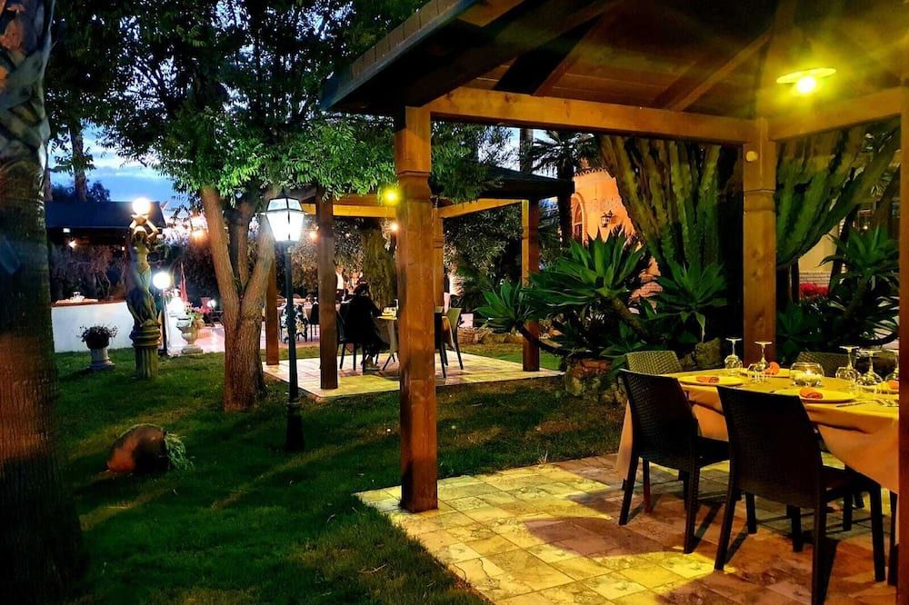 Hotel Ristorante L'Orizzonte - Le Castella - Patio