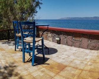 Olive Grove - Míthymna - Balkón