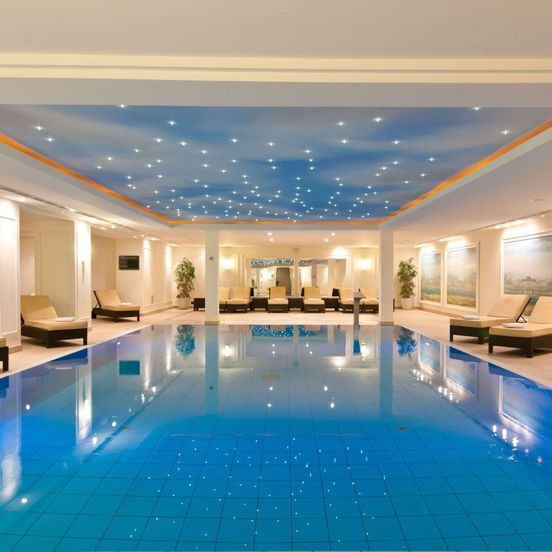 Pool view of Maritim Hotel & Internationales Congress Center Dresden