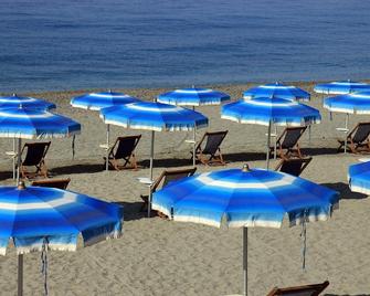 Hotel Bagni Arcobaleno - Deiva marina - Piscina
