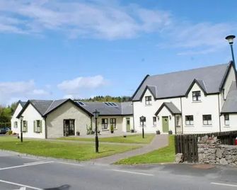 The Courtyard - Bunratty - Edificio