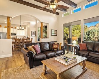 Luxury Sedona Living: Remodeled w/ Red Rock Views! - Sedona