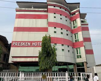 Presken Hotel at International Airport Road - Lagos - Edificio