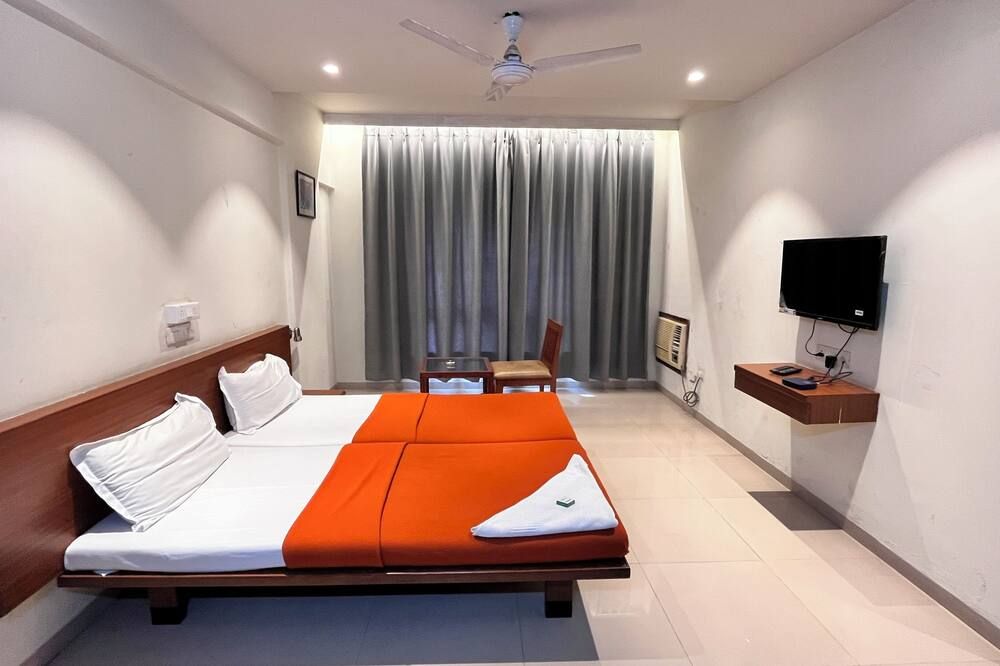 Hotel Sumanchandra Suites thumbnail 2