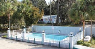 旅行者酒店 - 蓋斯維爾 - 蓋恩斯維爾（佛羅里達州） - 游泳池