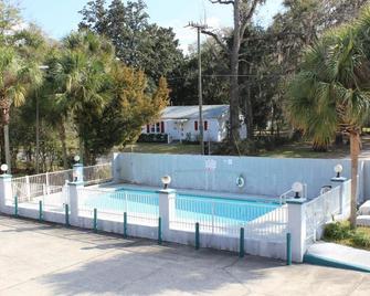 旅行者酒店 - 蓋斯維爾 - 蓋恩斯維爾（佛羅里達州） - 游泳池
