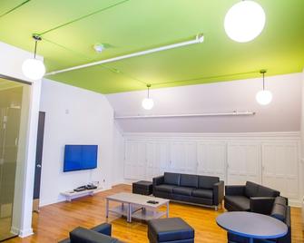 Residence Grey Nuns by Concordia University - Montreal - Living room