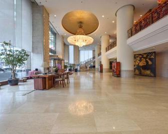 Central Plaza Hotel - Dalian - Lobby