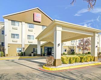 Comfort Suites Longview - Longview - Building