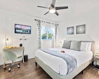 Inviting Home w/ Mountain Views + Pool/Spa - San Diego - Habitación