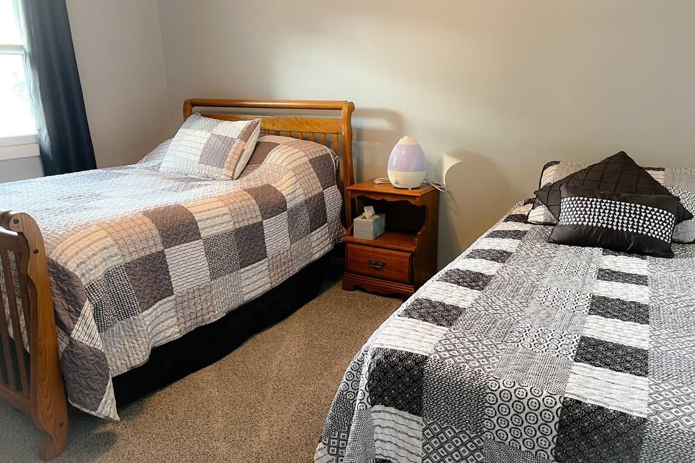 Cozy 3 bedroom, 1 bath home on Beaver Dam Lake - Beaver Dam - Schlafzimmer
