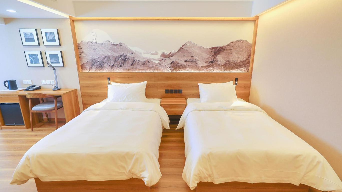 Yayuncun Hotel